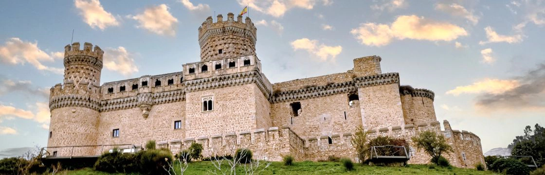 Panorámica del Castillo de los Mendoza, en la localidad de Manzanares El Real