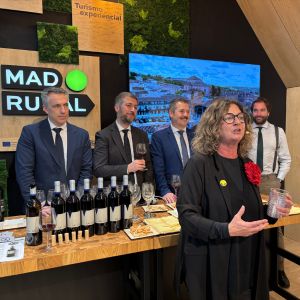 Consejeros Comunidad de Madrid durante la cata de Val Azul